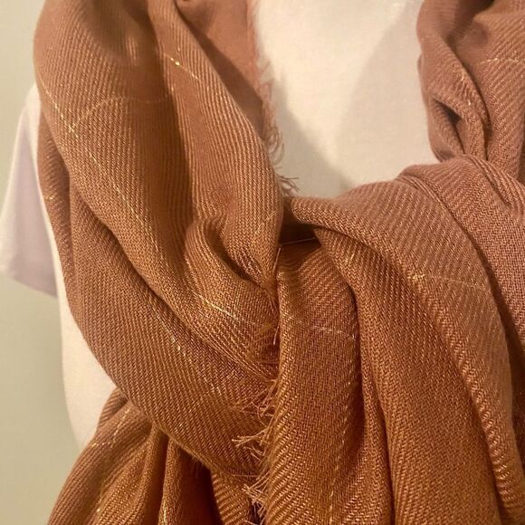 Blush scarf with gold accents woven throughout - Picture 2 of 5